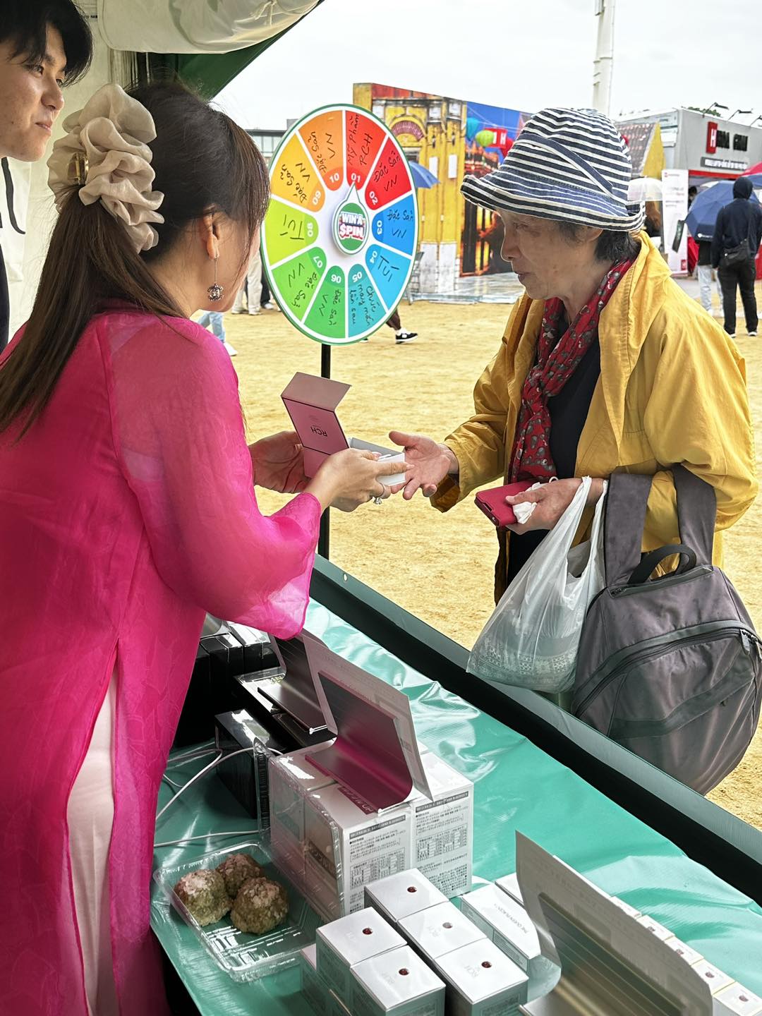 VIETNAM Festival at Osakajo gallery